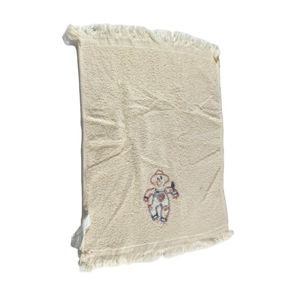 VTG (?) Embroidered Hand Towels/Wash Cloths 3 Lot Scarecrows (2) & Fall Wreath - Picture 3 of 15